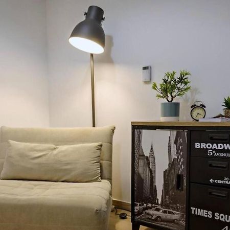 One Downtown Apartment ซาเกร็บ ภายนอก รูปภาพ